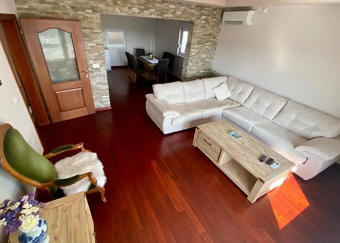 Visualizza * كابليينا